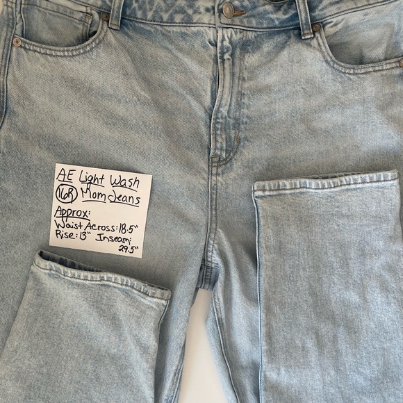 American Eagle Strigid Mom Jeans - Light Wash & Curvy - Size 16REG - Picture 2 of 14